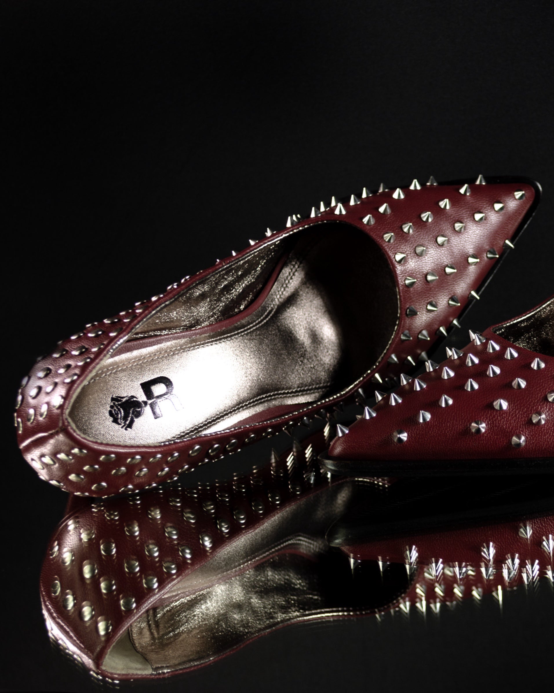 Elaine B - Um clássico em conflito.