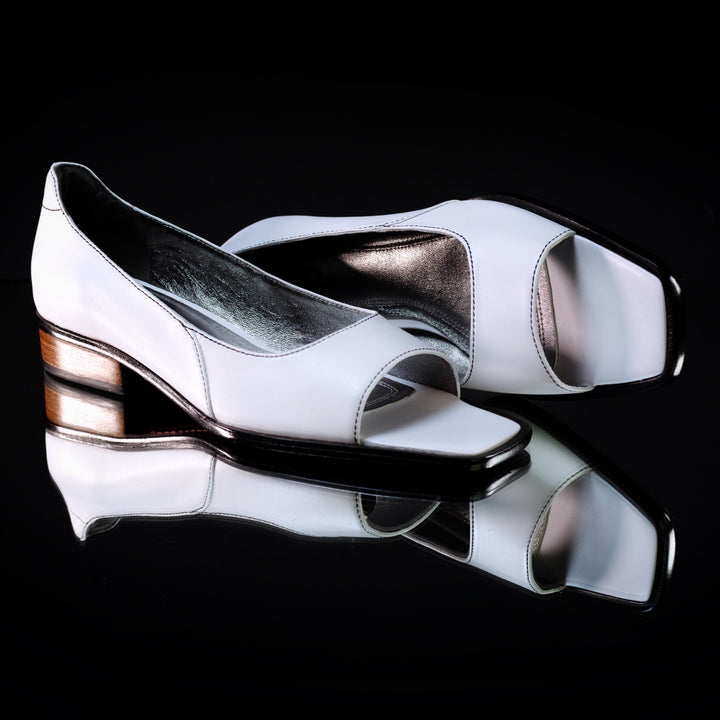 Di Carol Pelica Branca