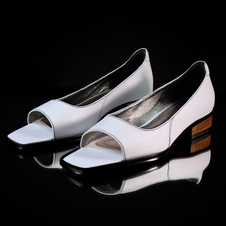 Di Carol Pelica Branca