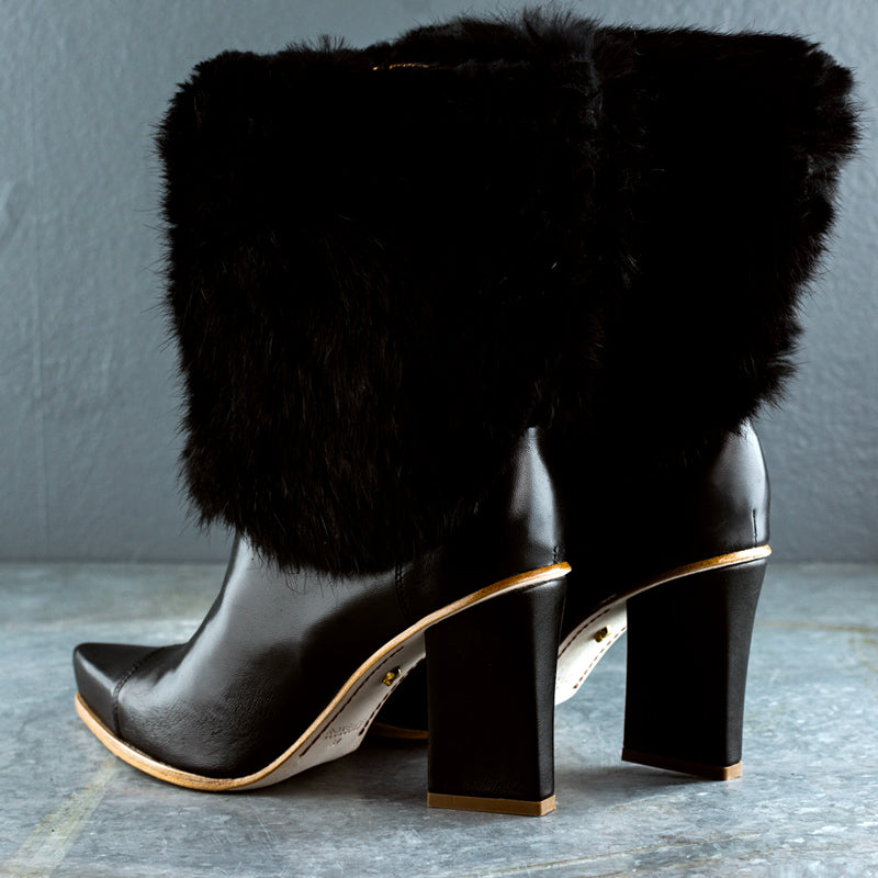 Manu Lima Pelica Preta