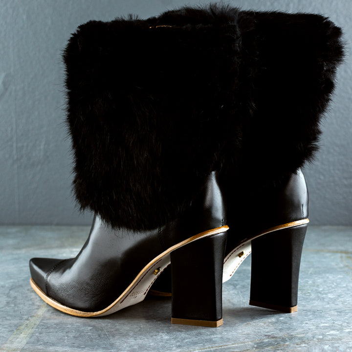 Manu Lima Pelica Preta